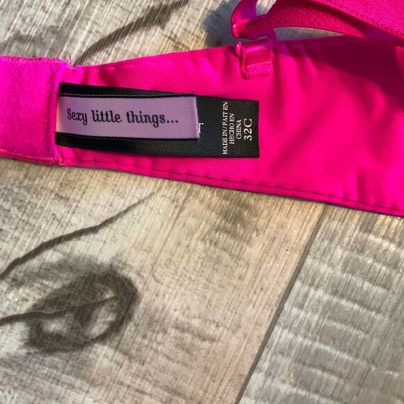 Victoria’s Secret padded- underwire-“Sexy Little‎ Things” -size 32C - Picture 9 of 11